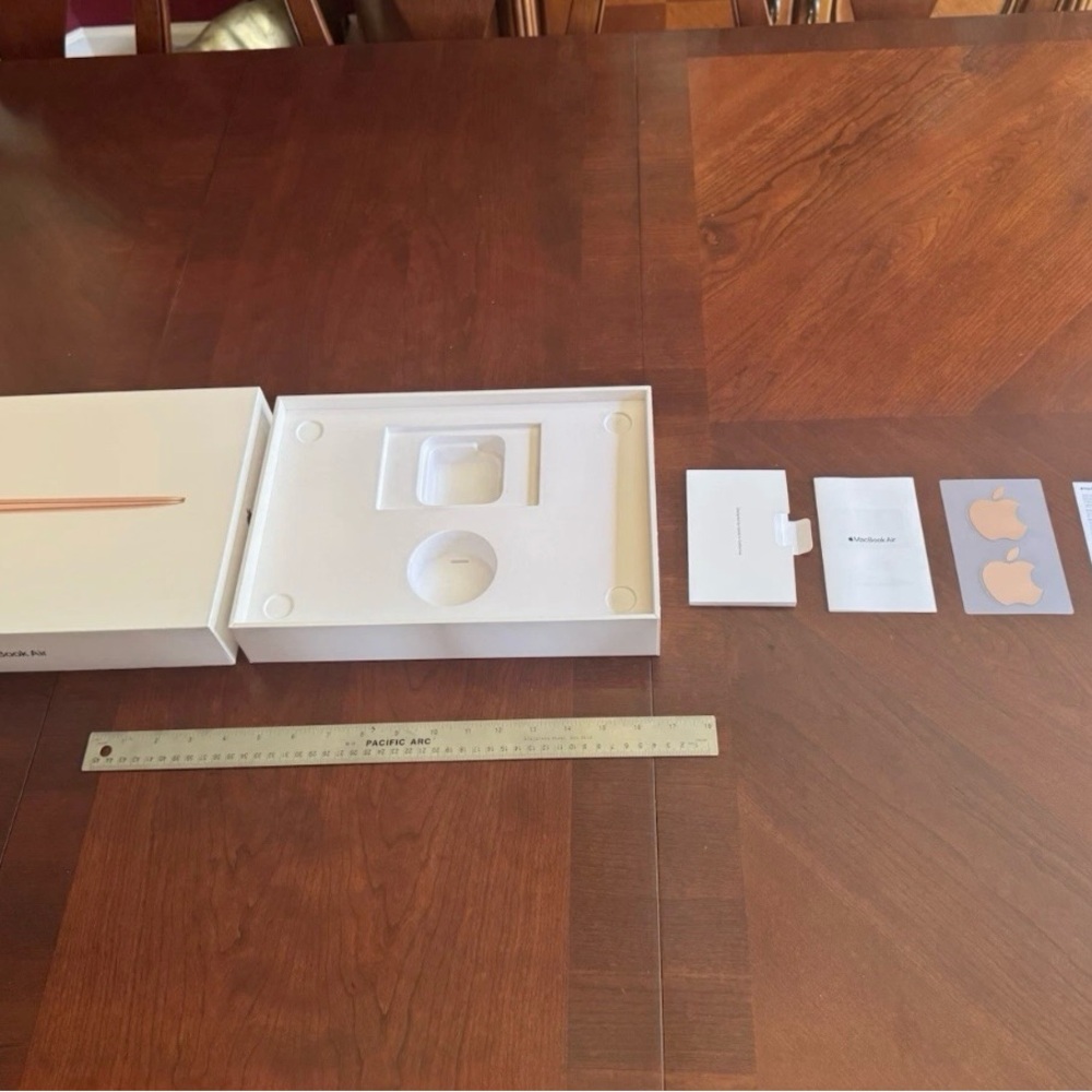 MacBook Air 13 in 2020 512 GB A2179 Rose Gold Box Only Plus Manual Stickers